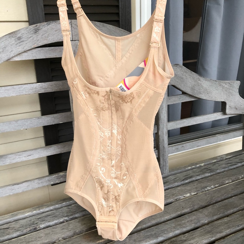 NWT Shapewear